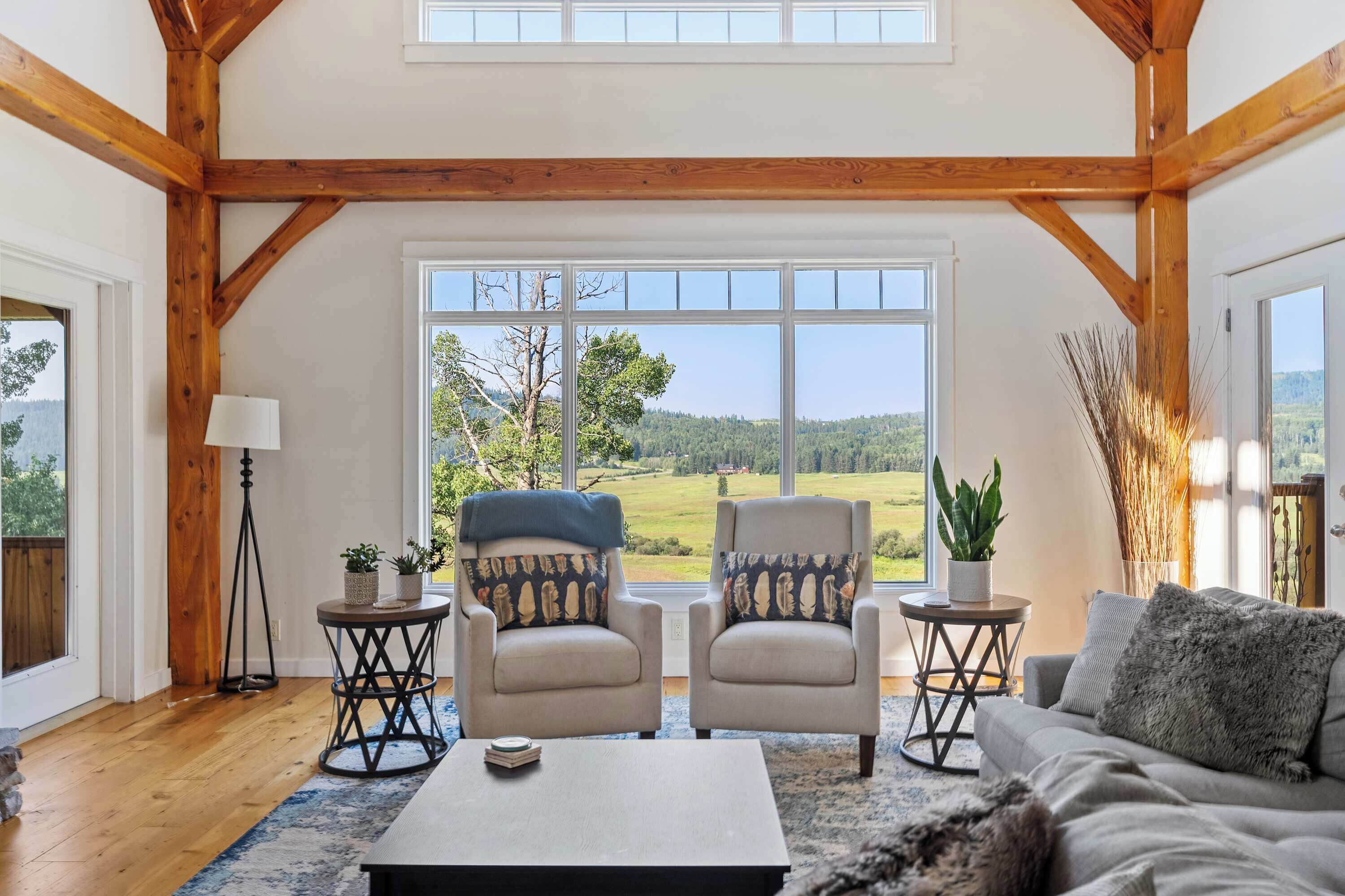 Fernseher, Kamin, Arbeitsbereiche