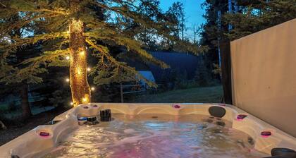 Rolling Hills | Rural Retreat | Sleep 15 | Hot Tub