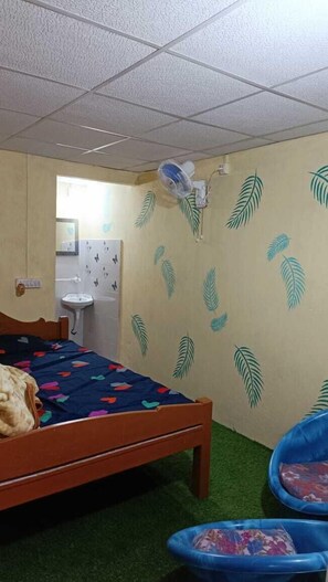 Phòng đôi Deluxe, quang cảnh thành phố | Bàn ủi/dụng cụ ủi quần áo, truy cập Internet không dây miễn phí 