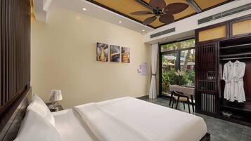 Deluxe Room, Balcony, Pool View | Soundproofing, free WiFi