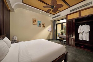 Deluxe Double Room, Bathtub, Pool View | Soundproofing, free WiFi - Victory Homestay  (Ninh Binh)