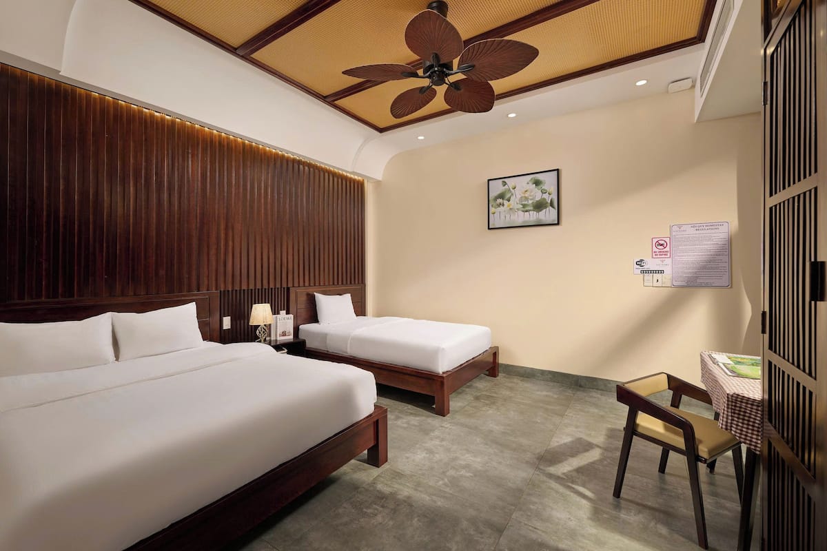 Deluxe Triple Room, Garden View