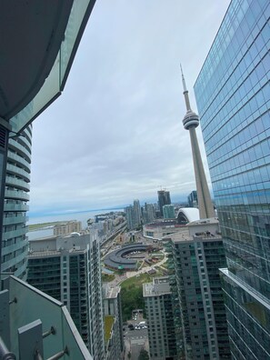 Apartamento Royal, vistas a la ciudad | Balcón