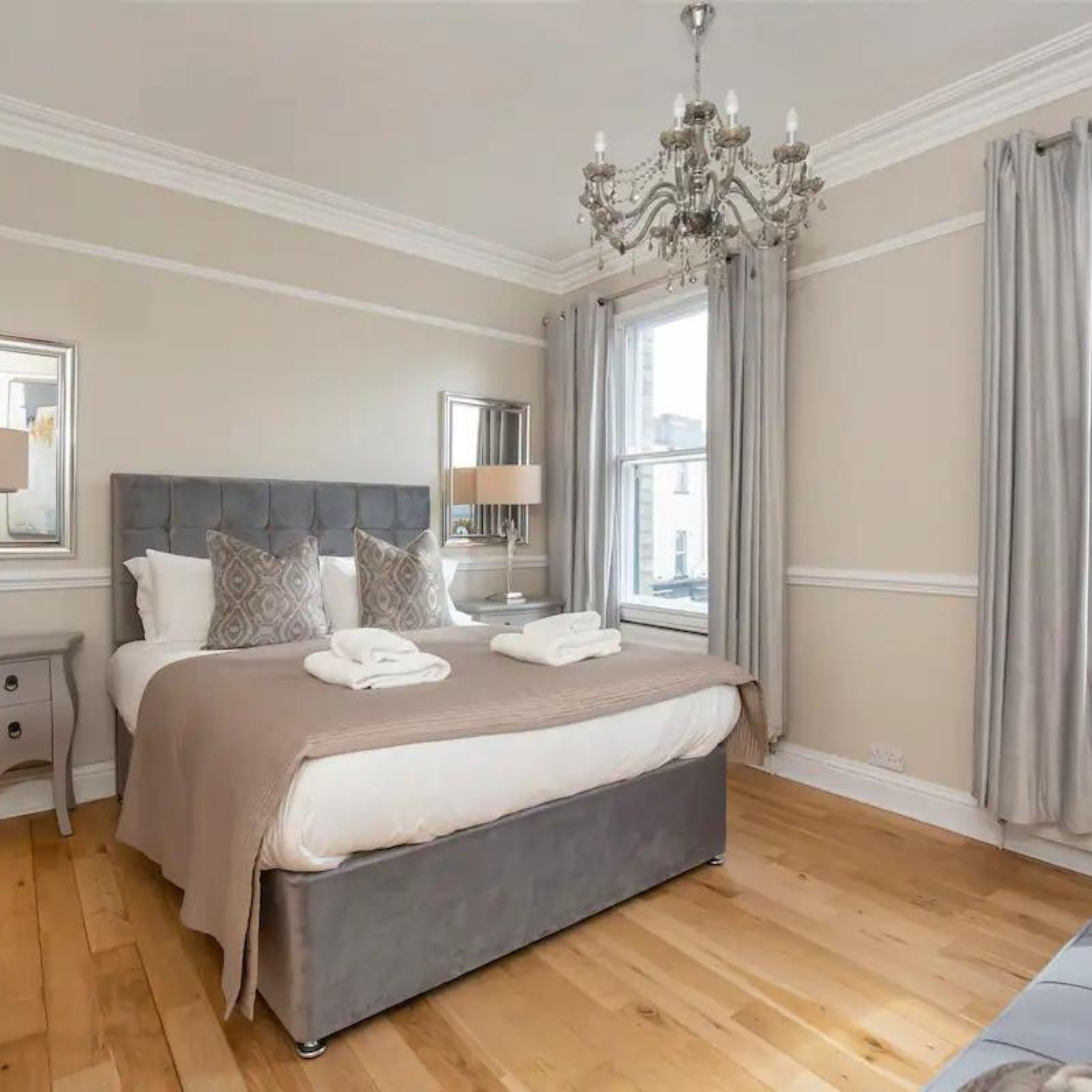 3 bedrooms, iron/ironing board, internet, bed sheets