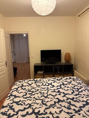 1 bedroom, free WiFi, bed sheets - Amazing 1 bedroom near Champs Élysées and Étoile (Paris)