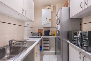 Private kitchen - Amazing 1 bedroom near Champs Élysées and Étoile (Paris)