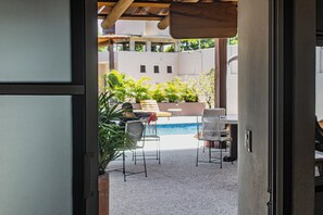 Deluxe Bungalow | Living area - Hidden Port Betina (Puerto Escondido)