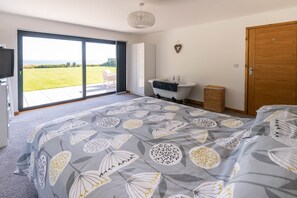 3 chambres, fer et planche à repasser, Wi-Fi gratuit, draps fournis