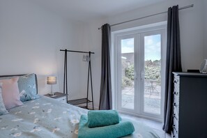 2 chambres, fer et planche à repasser, Wi-Fi gratuit, draps fournis