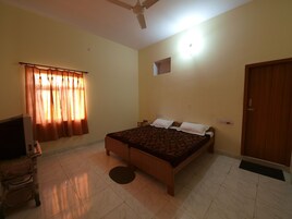 Deluxe Double or Twin Room, Balcony | Free WiFi