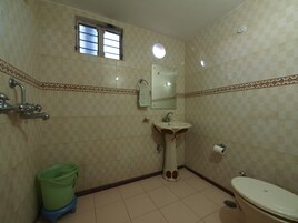 Habitación Deluxe con 1 cama doble o 2 individuales, balcón | Baño