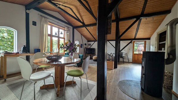 Dining - Apartment 'Kleines Quickborn' with Balcony and Wi-Fi (Quickborn)