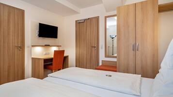 1 bedroom, free WiFi, bed sheets