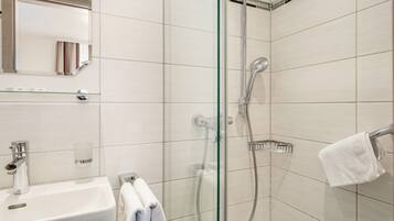 Dusche, Haartrockner, Handtücher