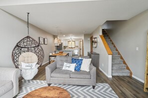 TV, peis, videospill og bordtennis