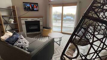 TV, fireplace, video games, table tennis