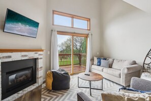 TV, peis, videospill og bordtennis