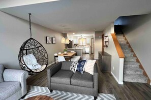 Tv, pejs, videospil, bordtennisbord