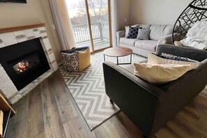 Tv, pejs, videospil, bordtennisbord