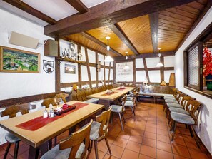 Dining - Room 'Zimmer 5' with Shared Terrace, Shared Garden and Wi-Fi (Ebenweiler)