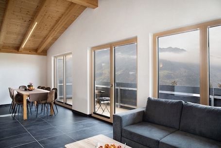 Dining. Holiday Home 'Apart Mountainview' with Mountain View, Private Terrace & Wi-Fi
