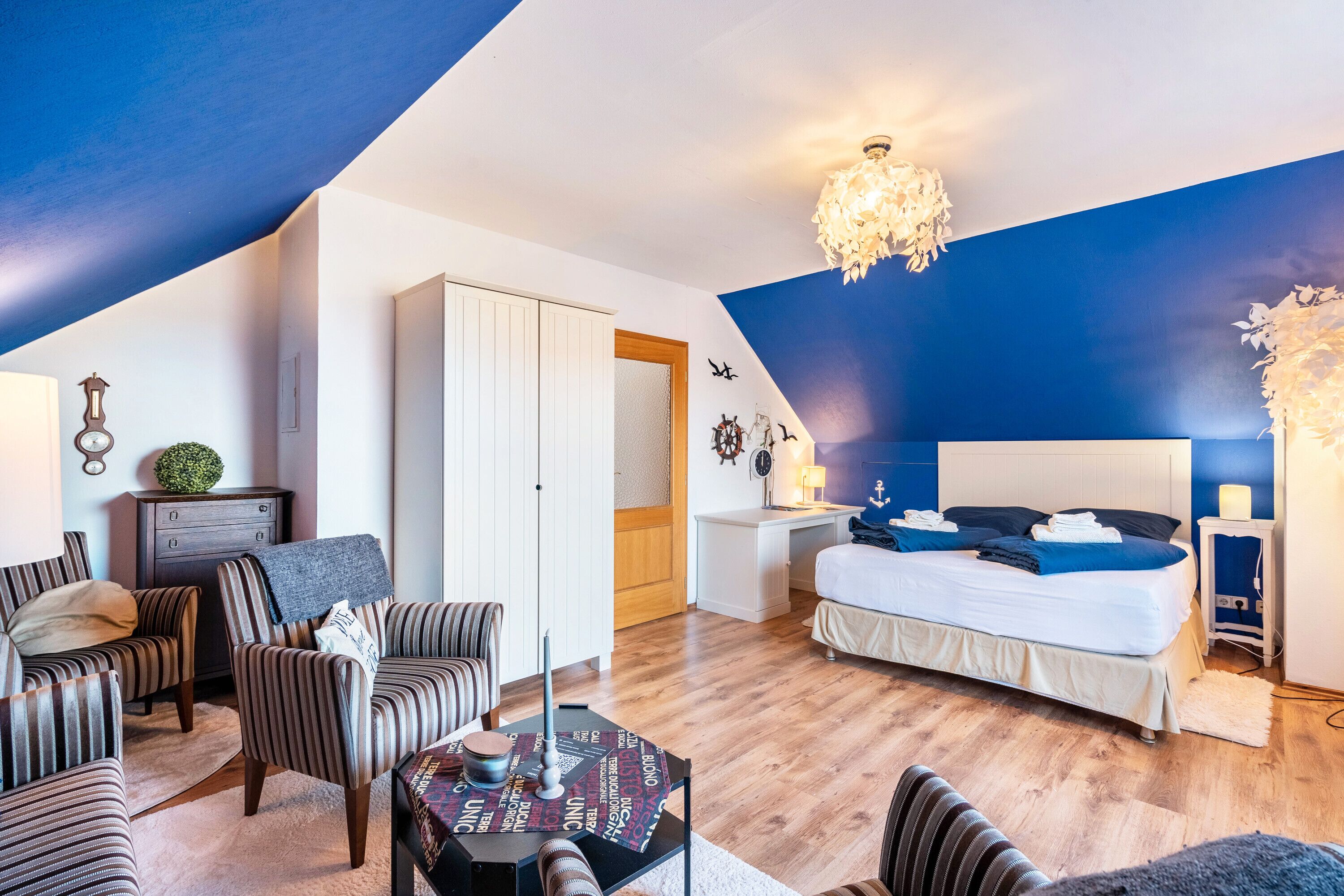 2 bedrooms, iron/ironing board, free WiFi, bed sheets