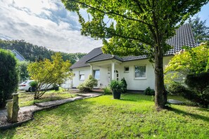 Exterior - Holiday Apartment in a Rural Area with Balcony and Wi-Fi (Felixsee)