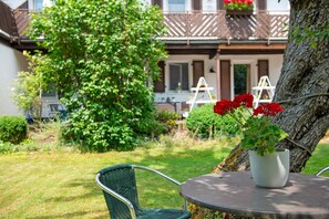 Terrace/patio - Studio Apartment 'Nr 7' with Shared Terrace, Shared Garden and Wi-Fi, max. 2 people (Bad Dürrheim)