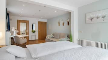 Bügeleisen/Bügelbrett, kostenloses WLAN, Bettwäsche