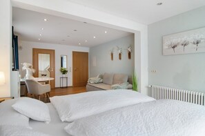 Fer et planche à repasser, Wi-Fi gratuit, draps fournis