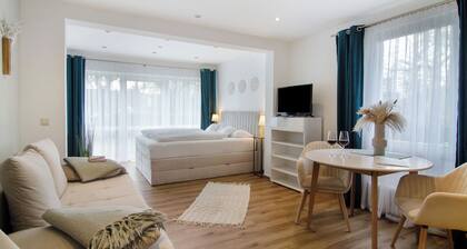 Studio Apartment 'No. 1' with Shared Garden and Wi-Fi