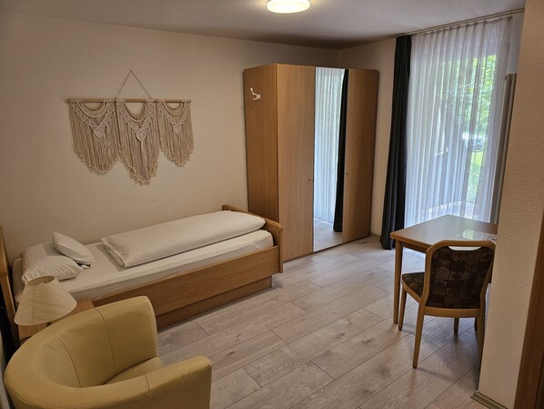 1 غرفة نوم ومكواة/لوح كي وواي فاي مجانًا وملاءات أسرّة