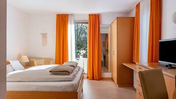 Bügeleisen/Bügelbrett, kostenloses WLAN, Bettwäsche