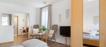 Studio Apartment 'Nr 8' with Shared Terrace, Shared Garden and Wi-Fi