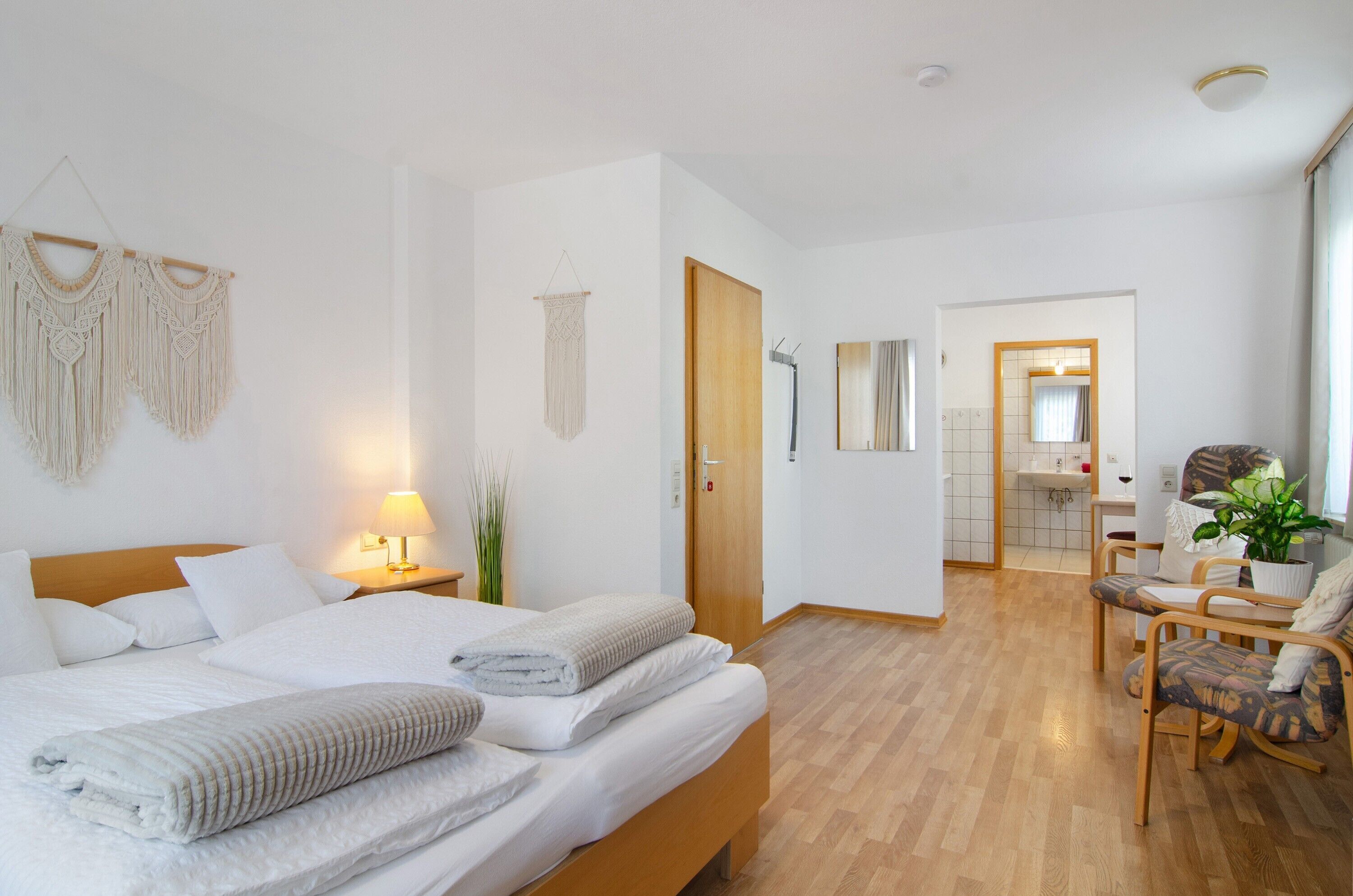 Ferros/tábuas de passar roupa, Wi-Fi de cortesia, roupa de cama