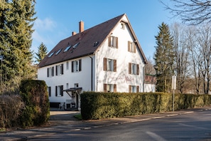 Exterior - Studio Apartment 'Nr 8' with Shared Terrace, Shared Garden and Wi-Fi (Bad Dürrheim)