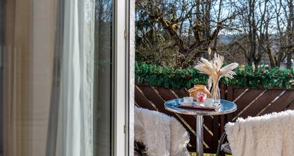 Studio Apartment 'Nr 6' with Shared Terrace, Shared Garden and Wi-Fi