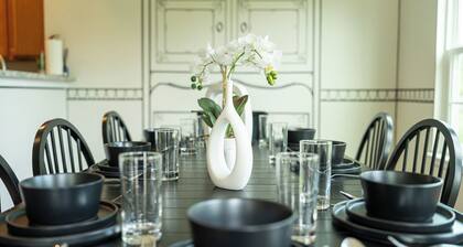 Unique 2D-Style Family Retreat