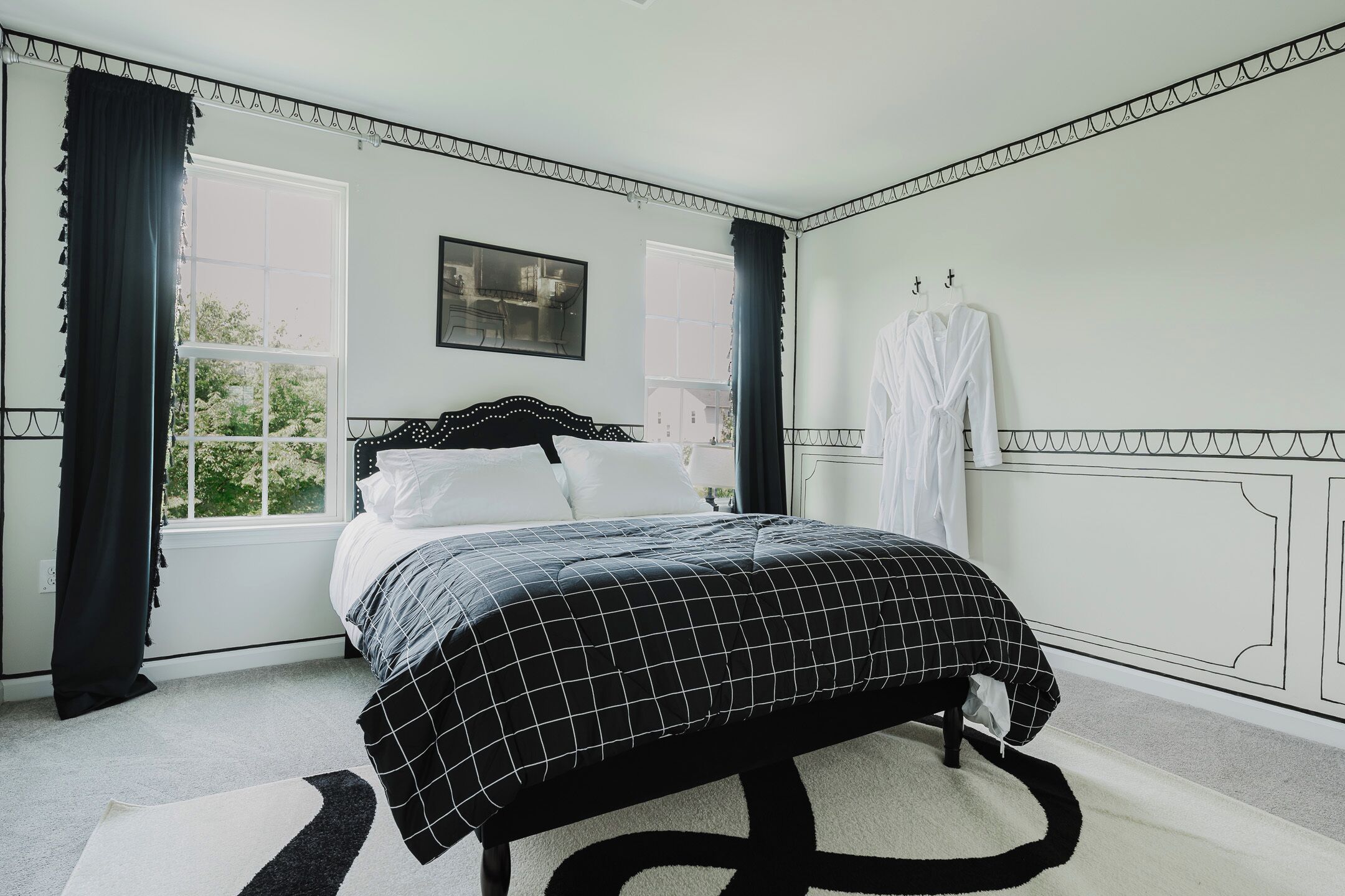 5 dormitorios, escritorio, tabla de planchar con plancha y cuna de viaje