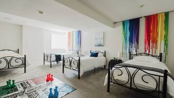 5 sovrum, skrivbord, strykjÀrn/strykbrÀda och resesÀng