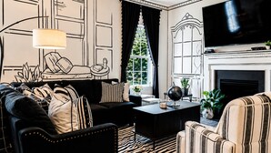 Living area - Unique 2D-Style Family Retreat (Pennsburg)