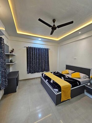 4 bedrooms, free WiFi - Solace By Joy Suites (Khalapur)