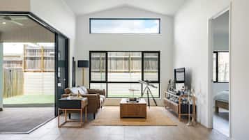 3 bedrooms, desk, iron/ironing board, WiFi