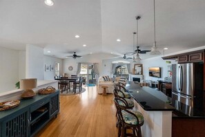 Interior - 4BR Condo with Pool, 1.5 Blocks to the Beach (Wildwood)