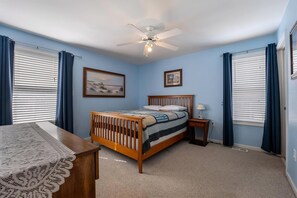4 bedrooms, iron/ironing board, free WiFi