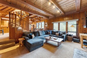 Smart TV, fireplace - Riversong Lodge by AvantStay | Sauna + Hot Tub | On The Truckee River (Truckee)