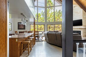 Smart TV, fireplace - Mystic Ridge by AvantStay | Game Room + Views (Lake Arrowhead)