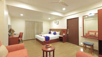 Junior Suite | 1 bedroom, in-room safe, desk, blackout curtains