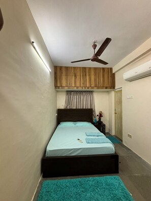 1 chambre, fer et planche à repasser, Wi-Fi, draps fournis