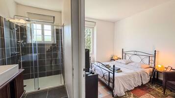 5 sovevĂŠrelser, strygejern/strygebrĂŠt, Wi-Fi, sengetĂžj